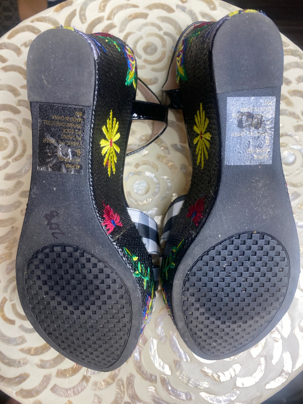 Betsey Johnson Spenser Floral Embroidered Gingham Platform Wedge Sandals Size 9 - Picture 11 of 12